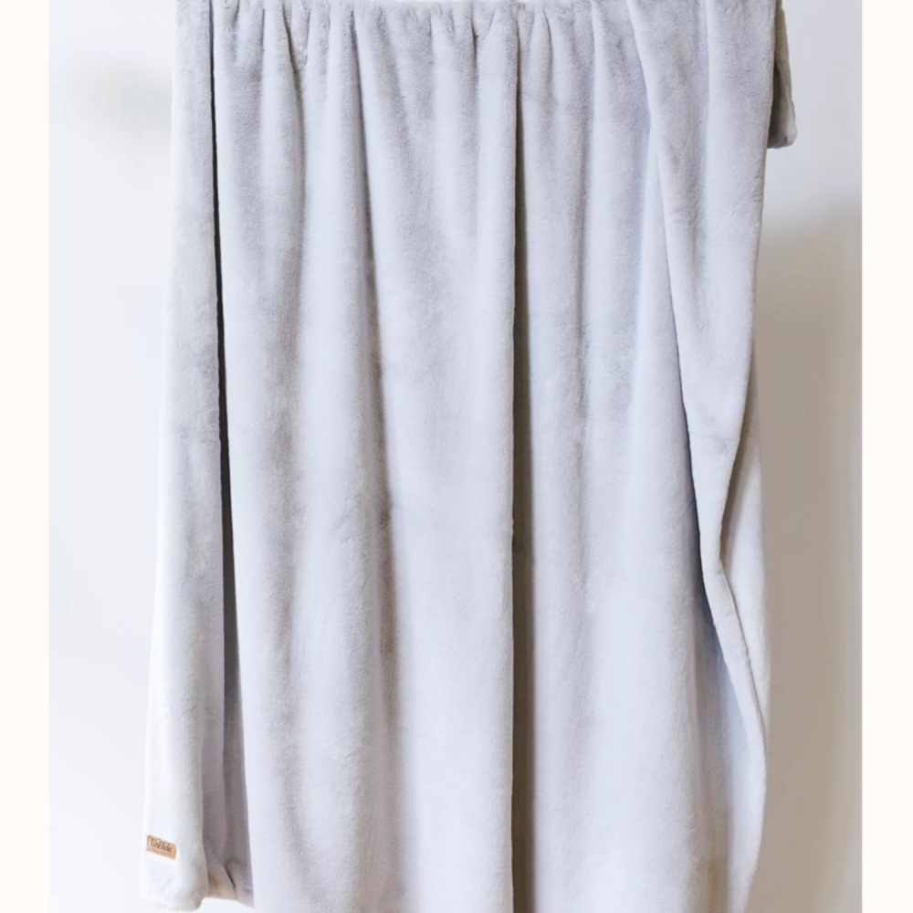 UnHide blanket - Picture 2 of 4